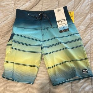 Billabong Swim Trunks Boardshorts Sz 22 NWT
